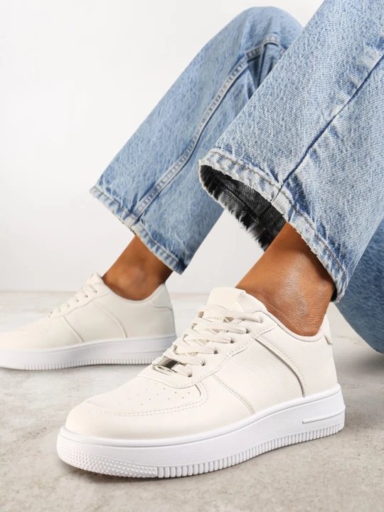 Zdjęcie produktu Beżowe Sneakersy z Perforacją na Nosku Elletia