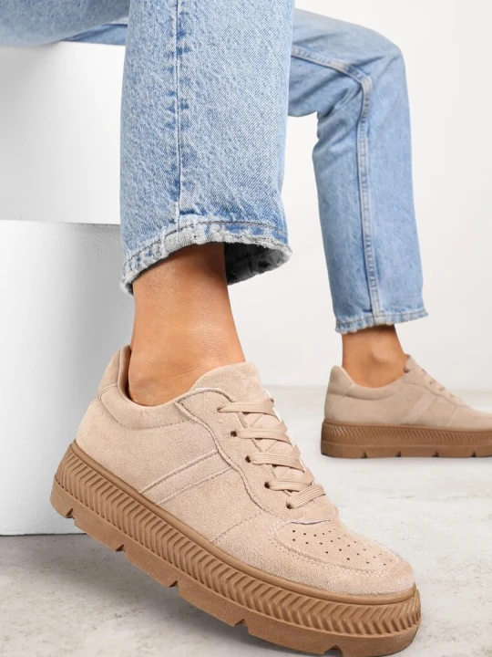 Zdjęcie produktu Beżowe Sneakersy z Perforacją na Żłobionej Podeszwie Riparian Rights Vices