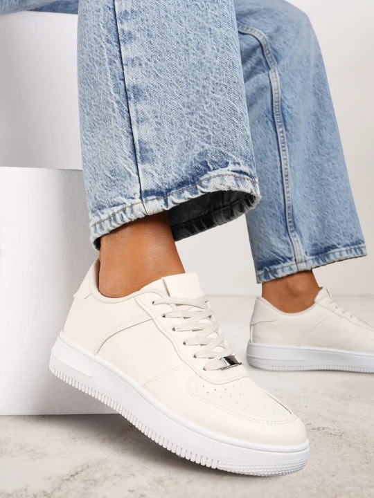 Zdjęcie produktu Beżowe Sznurowane Sneakersy Ozdobione Perforacją Ellemisa