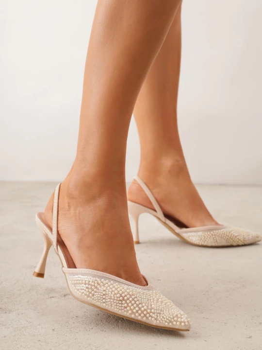 Zdjęcie produktu Beżowe Szpilki z Paskiem w Typie Slingback z Cholewką z Siateczki i Koralikami Carilriane Pallika Paris