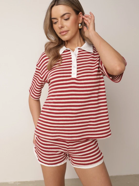 Zdjęcie produktu Beżowo-Czerwony Dzianinowy Komplet Oversize w Paski Koszulka Polo i Szorty Tesanore Jumelle