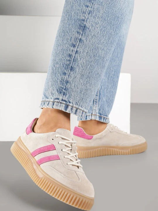 Zdjęcie produktu Beżowo-Fuksjowe Zamszowe Sneakersy w Stylu Kultowych Tenisówek ze Skórzaną Wkładką Tenannia Goodin