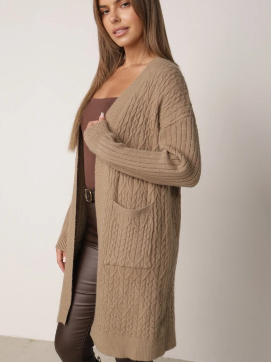 Zdjęcie produktu Beżowy Kardigan o Długim Kroju z Warkoczowym Splotem Lerlit M&d Fashion