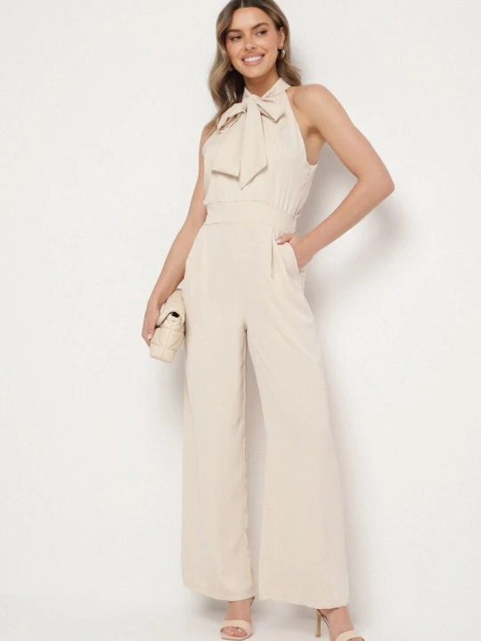 Zdjęcie produktu Beżowy Kombinezon z Ozdobną Kokardą Nelifira Allyson