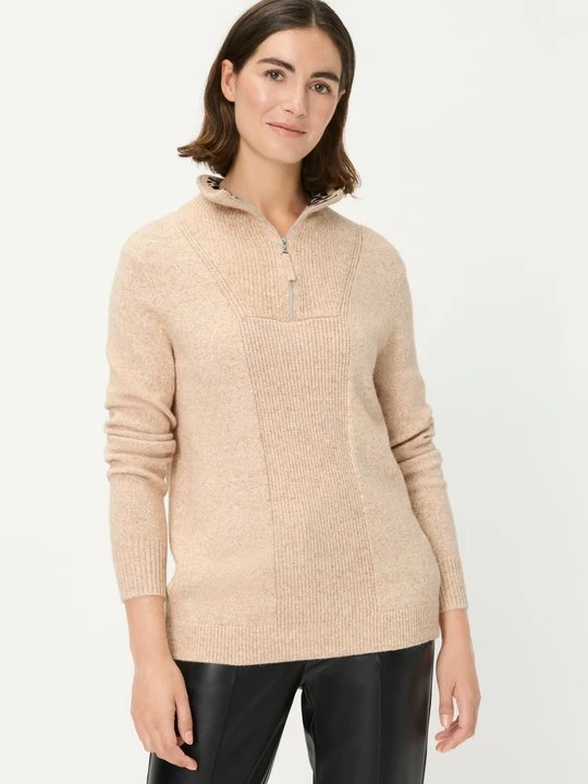Zdjęcie produktu Beżowy sweter damski Henny z wiskozą zapinany na suwak – Urban Wild Olsen