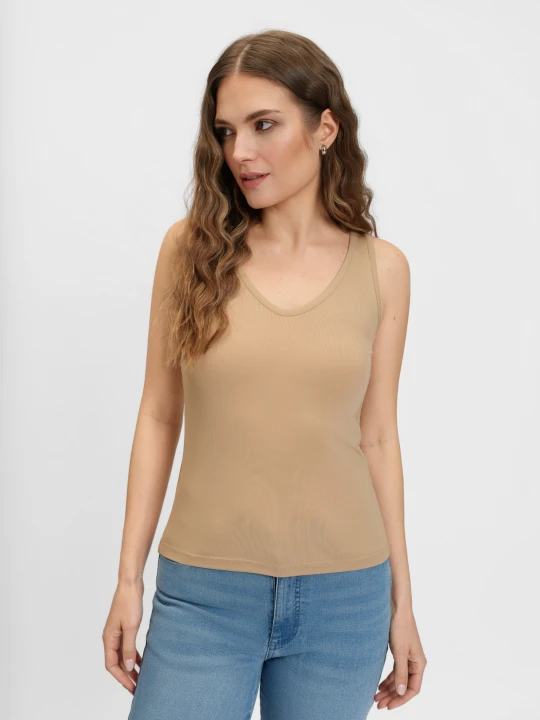 Zdjęcie produktu Beżowy top na ramiączkach z dekoltem v-neck TOP SECRET