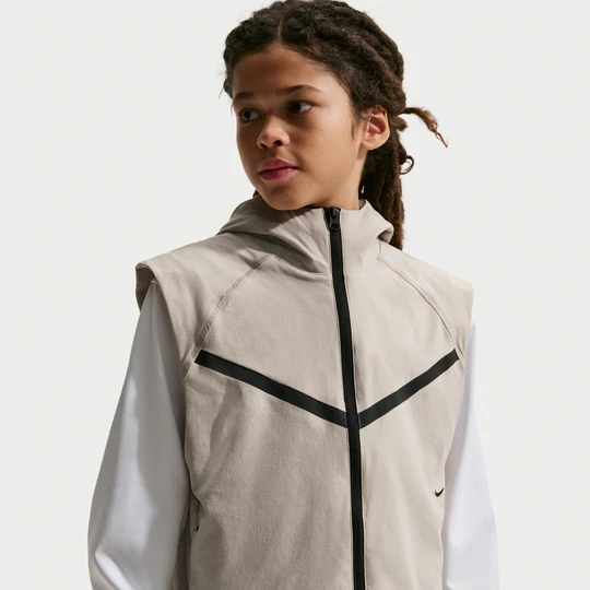 Zdjęcie produktu Bezrękawnik dla dużych dzieci (chłopców) Nike Tech Woven - Brązowy