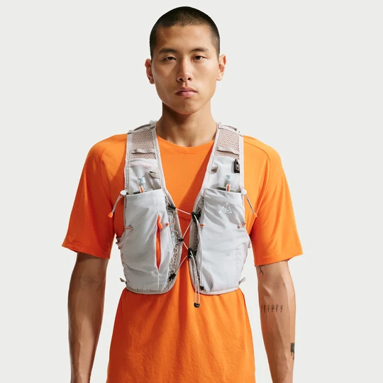 Zdjęcie produktu Bezrękawnik Nike ACG GOAT Pack (5 l) - Szary