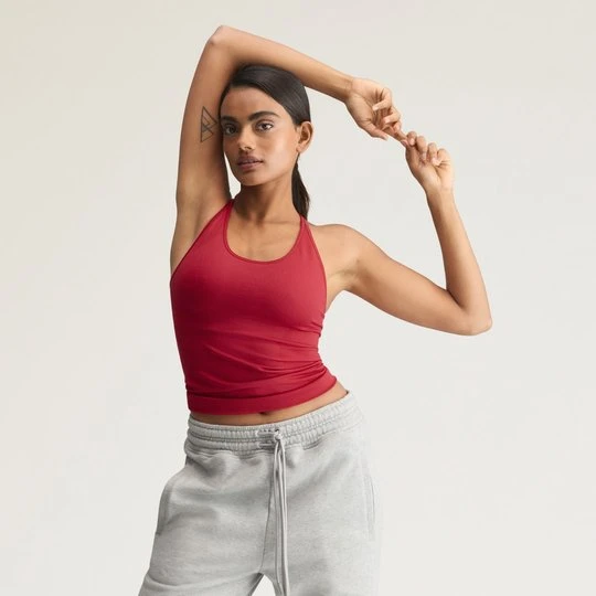 Zdjęcie produktu Bezszwowy top na ramiączkach do jogi adidas by Stella McCartney Soft Carmine