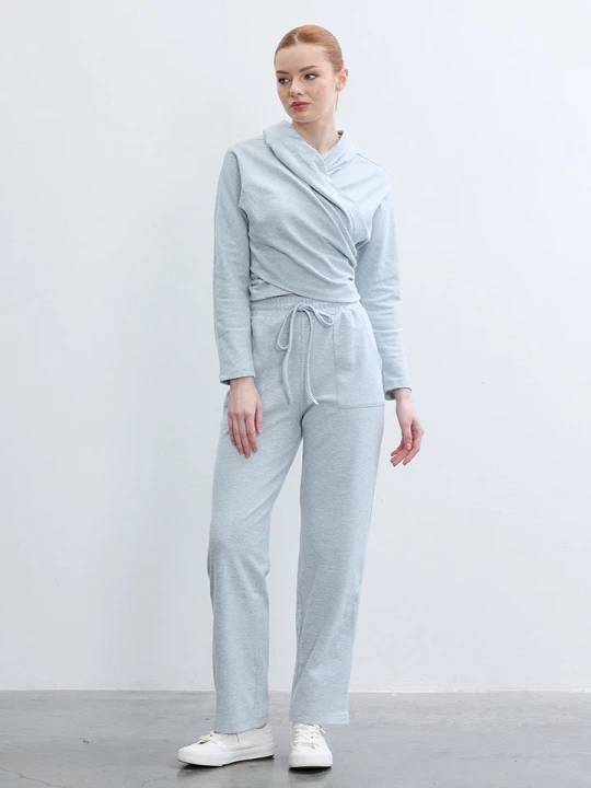 Zdjęcie produktu BGN Bluza w kolorze błękitnym rozmiar: 36