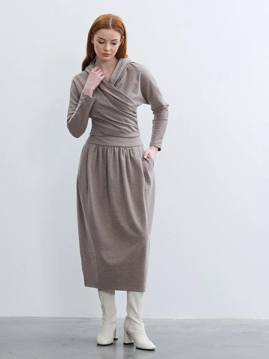 Zdjęcie produktu BGN Bluza w kolorze szarobrązowym rozmiar: 40