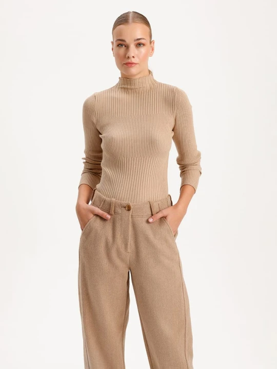 Zdjęcie produktu BGN Sweter w kolorze beżowym rozmiar: 40
