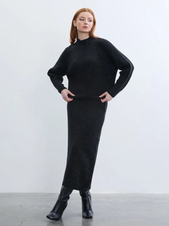 Zdjęcie produktu BGN Sweter w kolorze czarnym rozmiar: 34