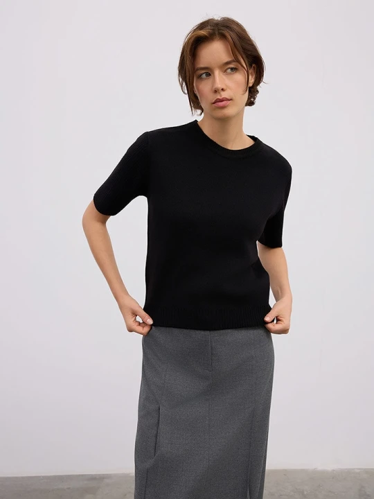 Zdjęcie produktu BGN Sweter w kolorze czarnym rozmiar: 38