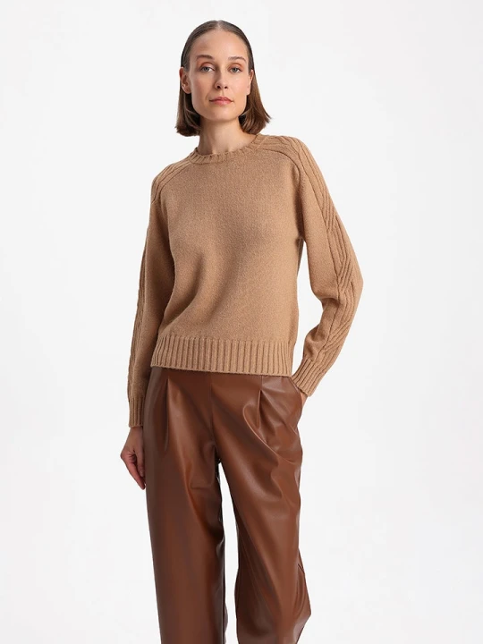 Zdjęcie produktu BGN Sweter w kolorze jasnobrązowym rozmiar: 40