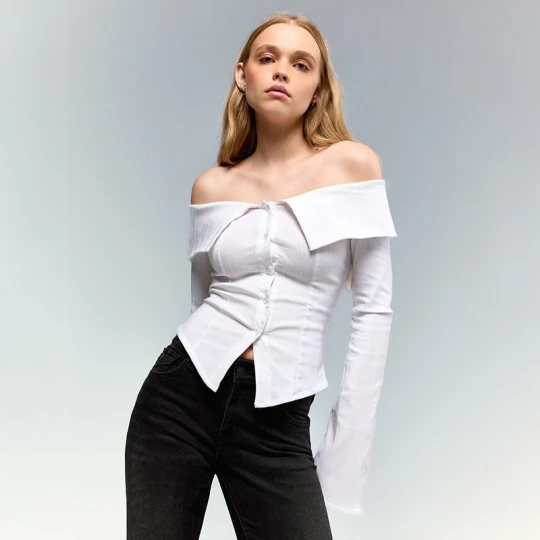 Zdjęcie produktu Biała bluzka off shoulder w prążki z długim rękawem House