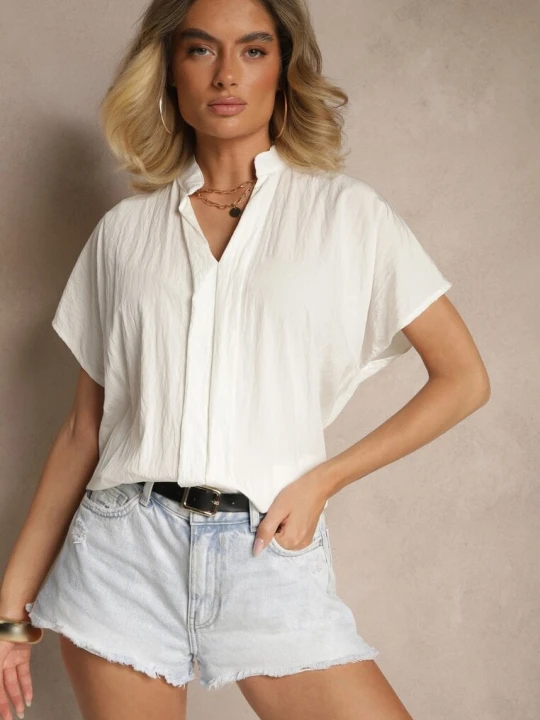 Zdjęcie produktu Biała Bluzka Oversize z Wiskozą o Kroju Nietoperz z Dekoltem w Serek Davithiel New Collection