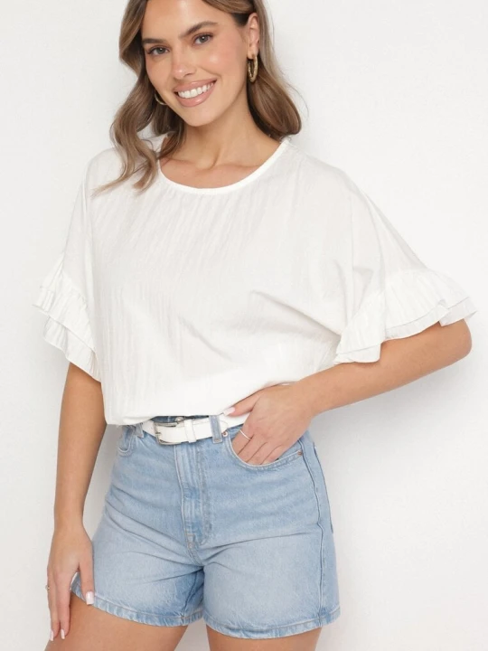 Zdjęcie produktu Biała Bluzka z Wiskozą Typu Nietoperz z Falbankami Davienna New Collection