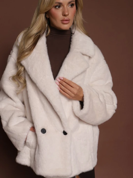 Zdjęcie produktu Biała Dwurzędowa Kurtka Futerko o Fasonie Oversize Manella Ann Gissy