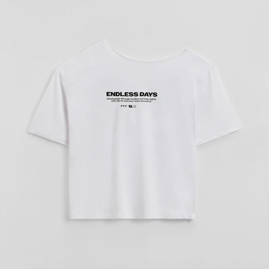 Zdjęcie produktu Biała koszulka one shoulder z nadrukiem Endless Days House