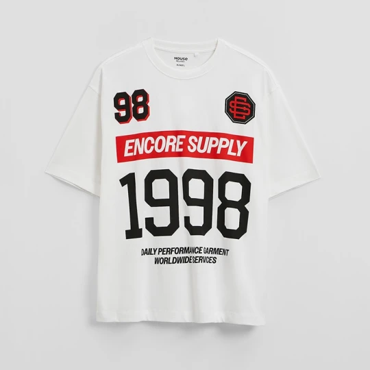 Zdjęcie produktu Biała koszulka z nadrukiem 1998 House