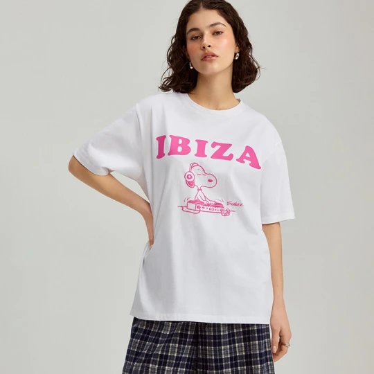 Zdjęcie produktu Biała koszulka z napisem Ibiza i motywem Snoopy'ego House