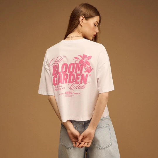Zdjęcie produktu Biała koszulka z różowym nadrukiem Soft Bloom Gardem House