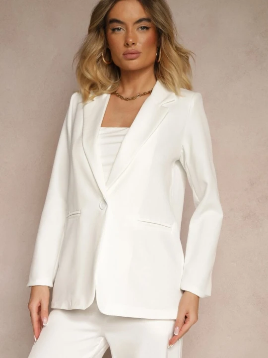Zdjęcie produktu Biała Marynarka z Imitacją Kieszeni i Usztywnioną Linią Ramion Vivissea New Collection