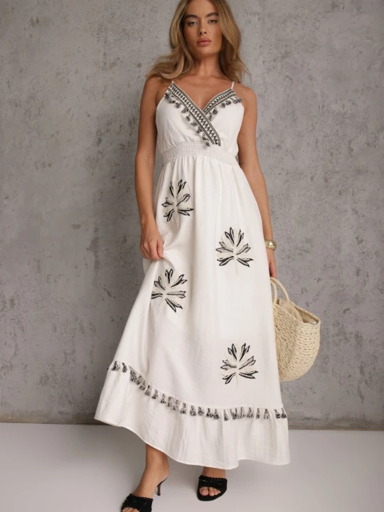 Zdjęcie produktu Biała Sukienka Boho z Dodatkiem Lnu o Rozkloszowanym Kroju z Frędzlami i Falbaną Ocaline J&x