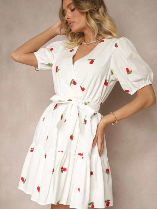 Zdjęcie produktu Biała Sukienka z Bawełny w Wisienki z Gumką w Talii Axona Retro & Icone