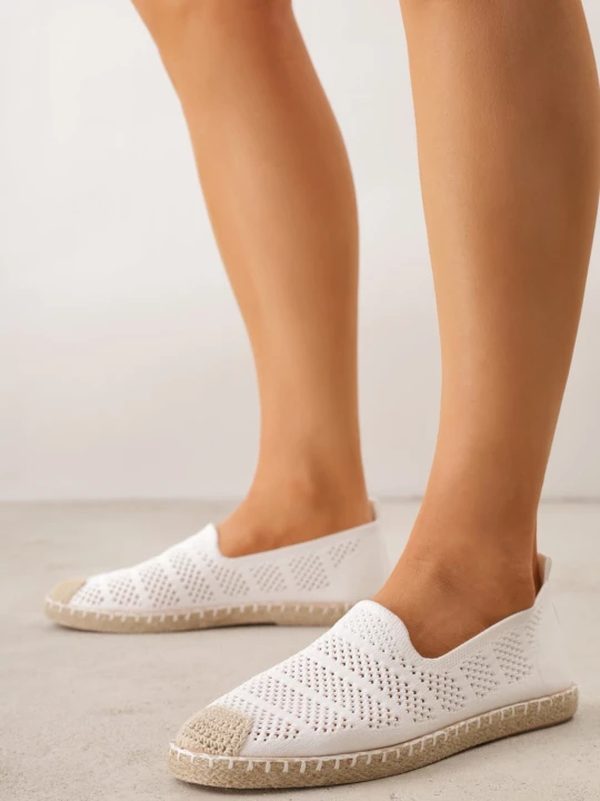 Zdjęcie produktu Białe Ażurowe Espadryle Ozdobione Plecionką na Podeszwie i Nosku Tarniesa