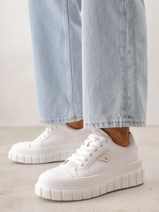 Zdjęcie produktu Białe Casualowe Sneakersy VICES na Grubej Podeszwie z Tłoczeniami Therelle