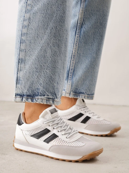 Zdjęcie produktu Białe Casualowe Sneakersy z Siateczkowymi Wstawkami Kassadina Sport