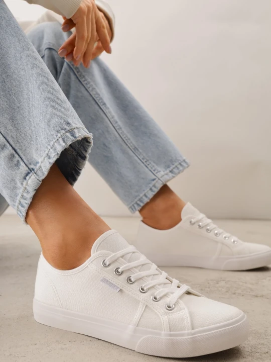 Zdjęcie produktu Białe Casualowe Trampki w Stylu Basic Tulipmeadow Badoxx