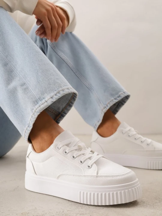 Zdjęcie produktu Białe Chunky Sneakersy na Tłoczonej Platformie Trianne Ballada