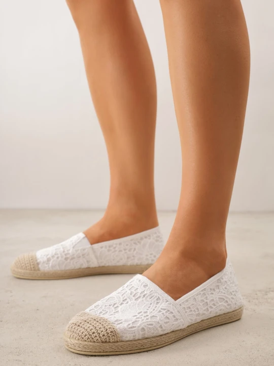 Zdjęcie produktu Białe Espadryle z Koronkową Cholewką i Podeszwą z Plecionki Marilex Ballada