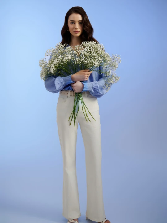 Zdjęcie produktu Białe jeansy typu flare Greenpoint