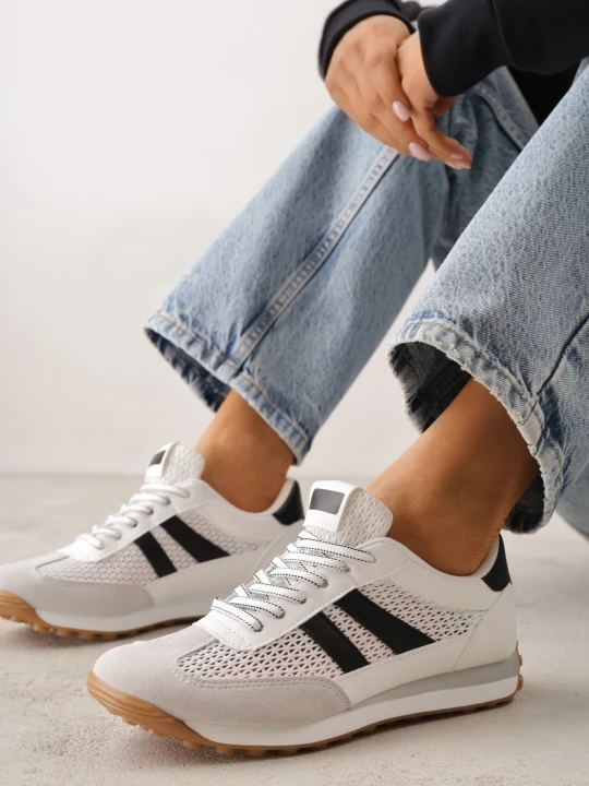 Zdjęcie produktu Białe Klasyczne Sneakersy Zdobione Siateczkowymi Wstawkami Eilshoy Sport