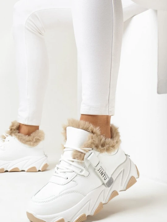 Zdjęcie produktu Białe Masywne Sneakersy na Grubej Podeszwie ze Sznurowaniem i Futerkiem Getnia