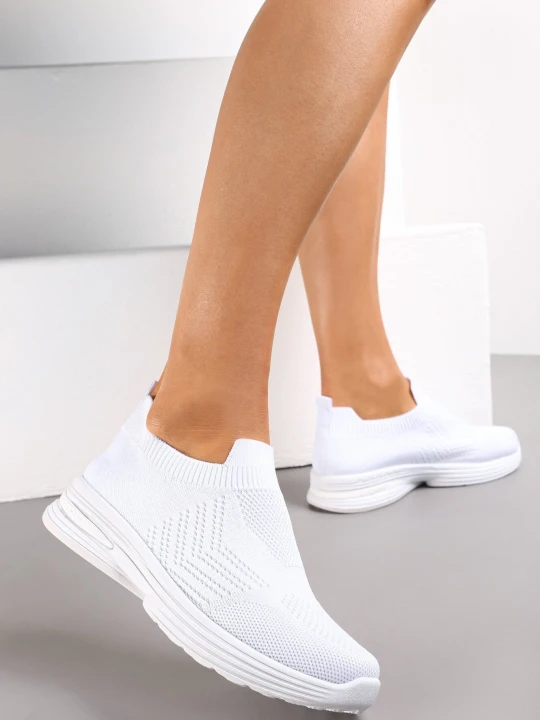 Zdjęcie produktu Białe Płaskie Buty Sportowe z Elastyczną Cholewką przed Kostkę Atale