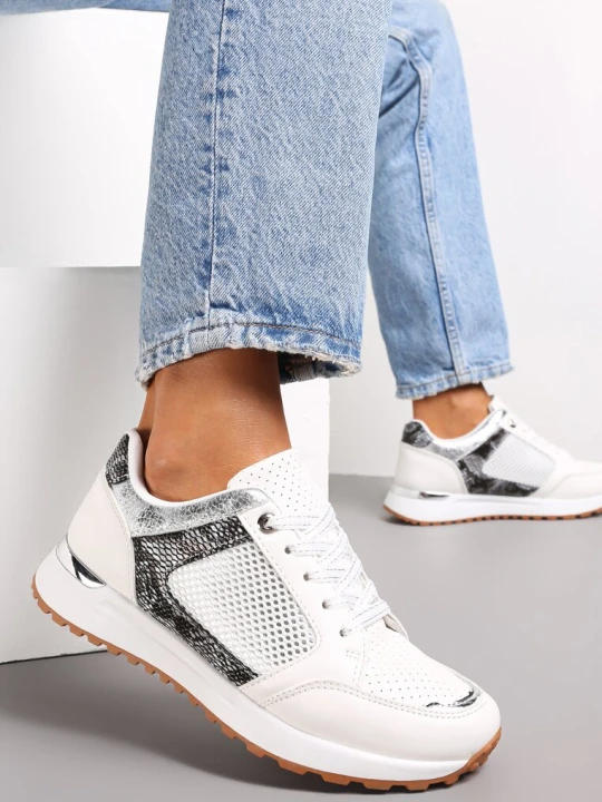 Zdjęcie produktu Białe Płaskie Sneakersy Przed Kostkę z Ozdobną Cholewką Tritari