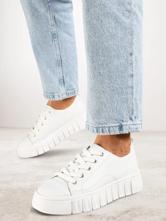 Zdjęcie produktu Białe Płaskie Sneakersy Vices ze Sznurowaniem Lorori