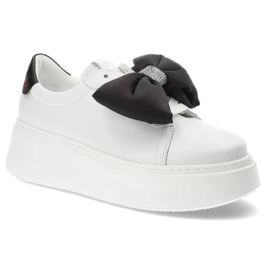 Zdjęcie produktu Białe Sneakersy Chebello Modne Buty Damskie Z Kokardą