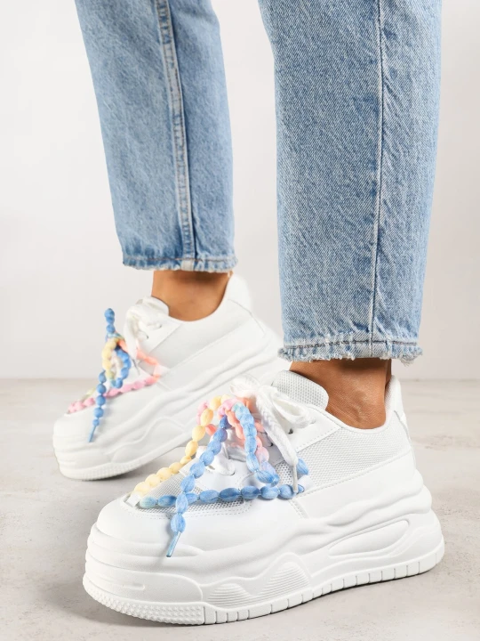 Zdjęcie produktu Białe Sneakersy na Grubej Podeszwie Ozdobione Koralikami Amomera Ideal
