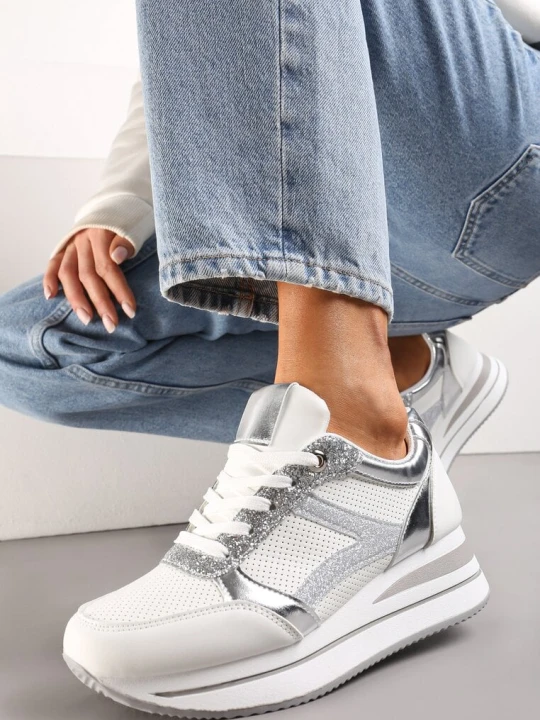 Zdjęcie produktu Biało-Srebrne Sneakersy na Grubej Podeszwie w Paski Zdobione Brokatem Selarissa