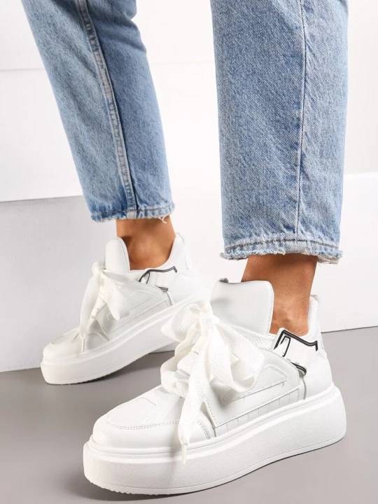Zdjęcie produktu Białe Sneakersy na Grubej Podeszwie z Ozdobnymi Sznurówkami Edidda