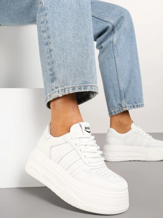Zdjęcie produktu Białe Sneakersy na Grubej Podeszwie z Perforacją i Paskami Fonistia