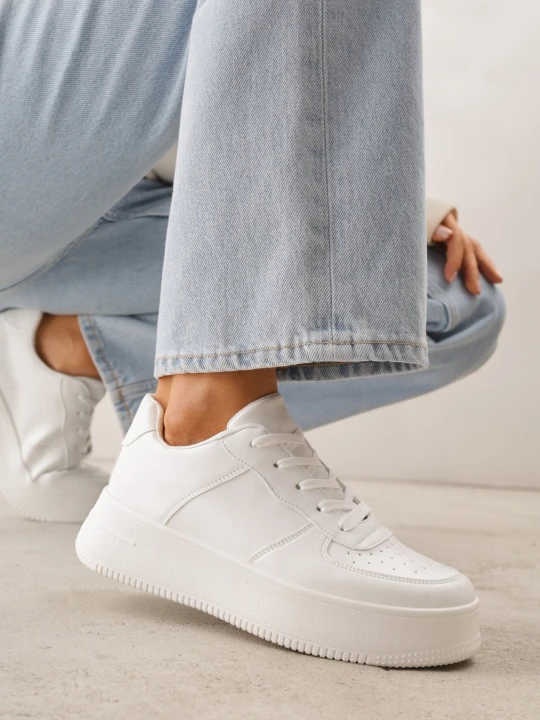 Zdjęcie produktu Białe Sneakersy na Platfromie z Bieżnikiem i Perforacją Artie Ballada