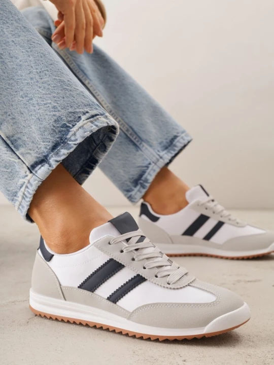 Zdjęcie produktu Białe Sneakersy Ozdobione Dwoma Paskami Lannatea Mulanka