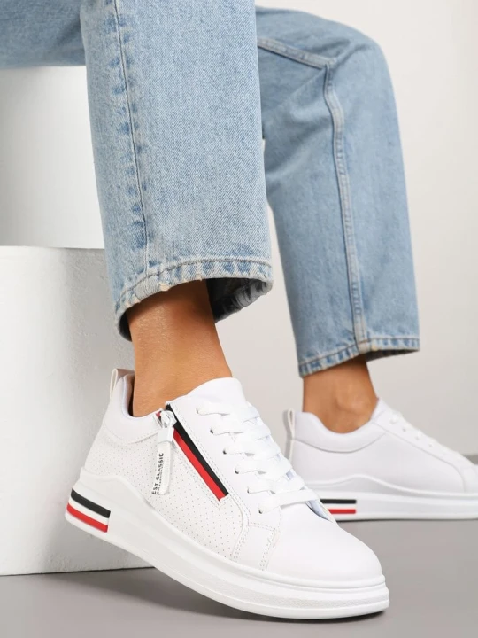 Zdjęcie produktu Białe Sneakersy Ozdobione Paskami Suwakiem i Napisami Toslira Bellamila